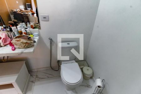 Casa à venda com 440m², 4 quartos e 4 vagasBanheiro da Suíte 2