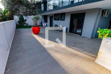Casa à venda com 440m², 4 quartos e 4 vagasQuintal