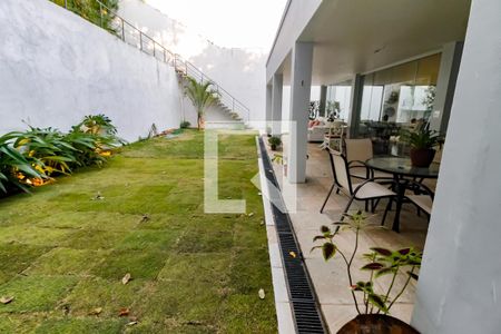 Casa à venda com 440m², 4 quartos e 4 vagasQuintal