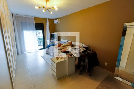 Casa à venda com 440m², 4 quartos e 4 vagasSuíte 2