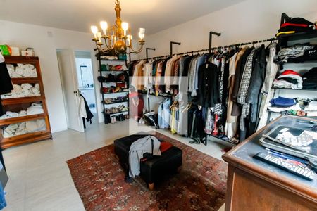 Casa à venda com 440m², 4 quartos e 4 vagasCloset do quarto