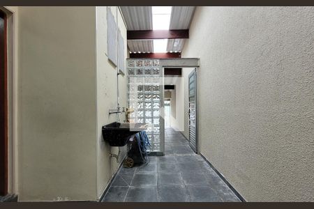 Casa à venda com 90m², 1 quarto e 2 vagasArea de serviço