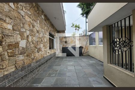 Casa à venda com 90m², 1 quarto e 2 vagasQuintal 