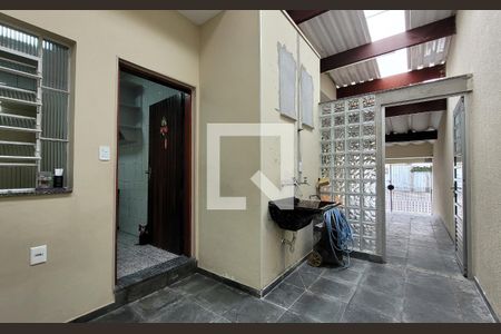Casa à venda com 90m², 1 quarto e 2 vagasArea de serviço