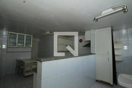 Apartamento à venda com 225m², 2 quartos e 2 vagasCozinha - Armários