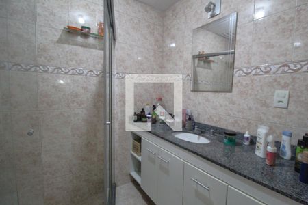 Casa para alugar com 250m², 3 quartos e 3 vagasBanheiro social