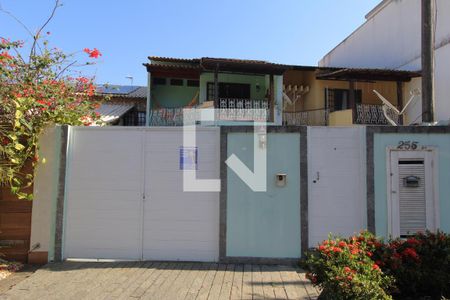 Casa para alugar com 250m², 3 quartos e 3 vagasFachada