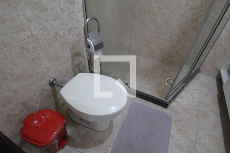 Casa para alugar com 250m², 3 quartos e 3 vagasBanheiro social