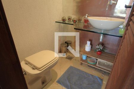 Casa para alugar com 250m², 3 quartos e 3 vagasSalão - Banheiro