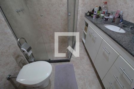 Casa para alugar com 250m², 3 quartos e 3 vagasBanheiro social