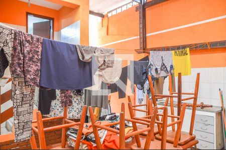 Casa à venda com 220m², 3 quartos e 3 vagasÁrea de Serviço