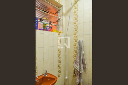 Casa à venda com 220m², 3 quartos e 3 vagasBanheiro 2