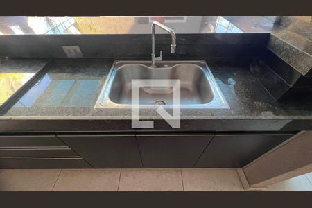 Casa à venda com 390m², 5 quartos e 8 vagasCozinha