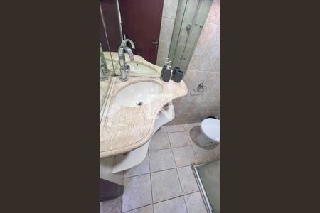 Casa à venda com 390m², 5 quartos e 8 vagasBanheiro 2