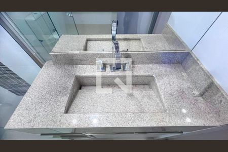 Casa à venda com 390m², 5 quartos e 8 vagasBanheiro 3