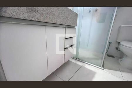 Casa à venda com 390m², 5 quartos e 8 vagasBanheiro 4