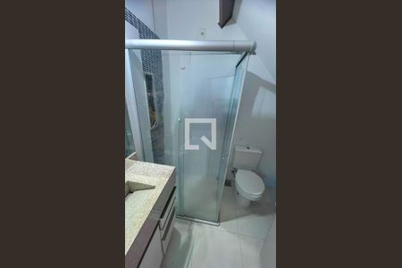 Casa à venda com 390m², 5 quartos e 8 vagasBanheiro 4