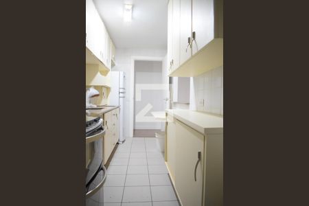 Cozinha de apartamento à venda com 2 quartos, 90m² em Batel, Curitiba