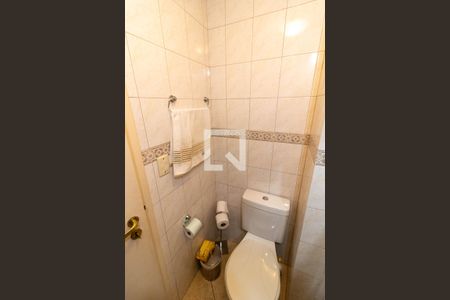 Casa de condomínio à venda com 159m², 3 quartos e 2 vagasLavabo