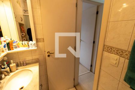 Casa de condomínio à venda com 159m², 3 quartos e 2 vagasBanheiro