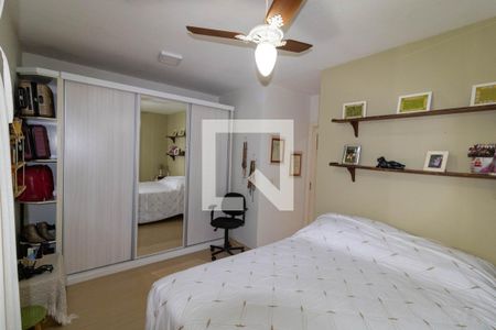 Casa de condomínio à venda com 159m², 3 quartos e 2 vagasSuíte