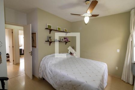 Casa de condomínio à venda com 159m², 3 quartos e 2 vagasSuíte