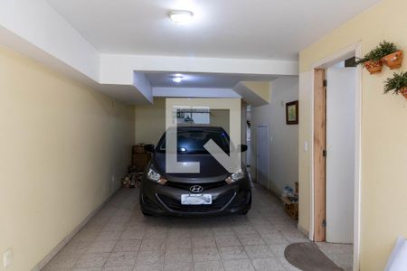 Garagem de casa de condomínio à venda com 3 quartos, 159m² em Cristal, Porto Alegre