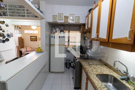 Cozinha de casa de condomínio à venda com 3 quartos, 159m² em Cristal, Porto Alegre