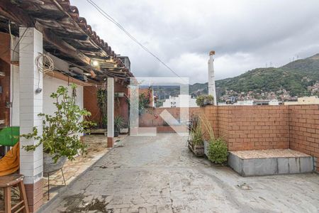 Apartamento à venda com 60m², 1 quarto e 2 vagasCobertura