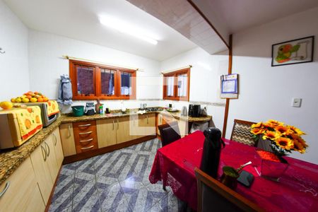 Casa à venda com 286m², 4 quartos e 4 vagasCozinha