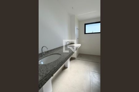 Apartamento à venda com 121m², 3 quartos e 2 vagasBanheiro da Suíte 1