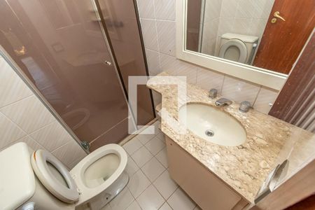 Apartamento à venda com 116m², 3 quartos e 2 vagas Apartamento à venda com 116m², 3 quartos e 2 vagasDetalhe Banheiro Corredor