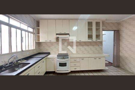 Casa para alugar com 150m², 2 quartos e 2 vagasCozinha