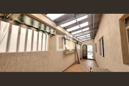 Casa para alugar com 150m², 2 quartos e 2 vagasCorredor