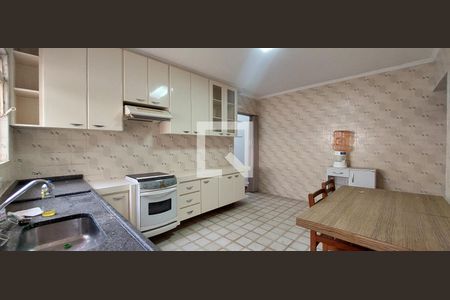 Casa para alugar com 150m², 2 quartos e 2 vagasCozinha