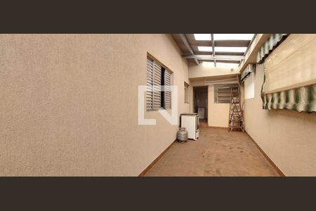 Casa para alugar com 150m², 2 quartos e 2 vagasCorredor