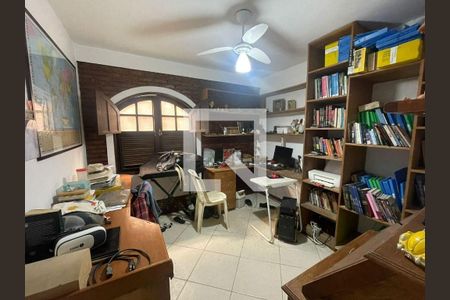 Casa à venda com 3 quartos, 165m² em Piratininga, Niterói