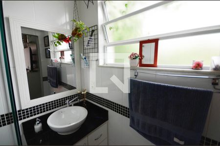 Casa à venda com 120m², 2 quartos e sem vagaBanheiro da Suíte