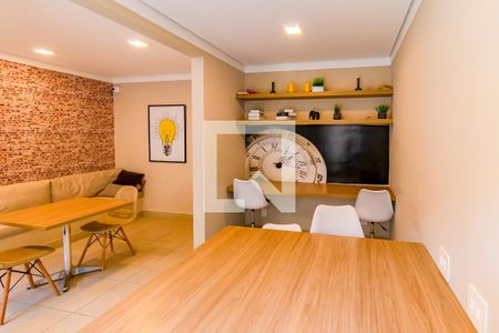 Apartamento à venda com 32m², 2 quartos e sem vaga Apartamento à venda com 32m², 2 quartos e sem vagaSala de Estudos