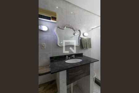 Apartamento à venda com 121m², 2 quartos e 1 vaga Apartamento à venda com 121m², 2 quartos e 1 vagaBanheiro