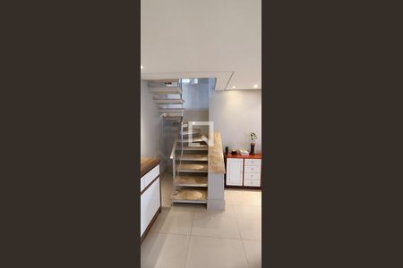 Apartamento à venda com 320m², 4 quartos e 4 vagasEscada