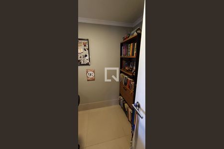 Apartamento à venda com 320m², 4 quartos e 4 vagasEscritório 2