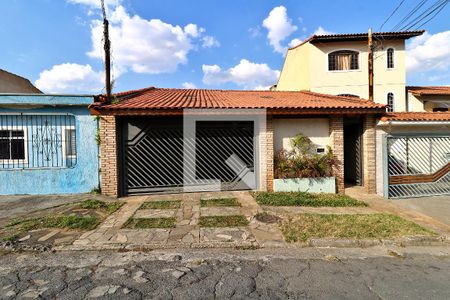 Casa à venda com 195m², 3 quartos e 3 vagasFachada