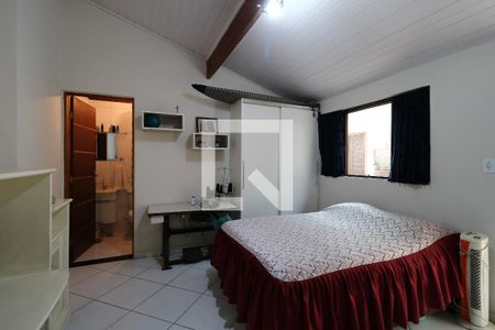 Casa à venda com 195m², 3 quartos e 3 vagasSuíte 2