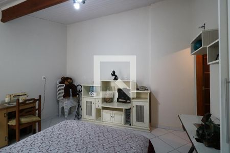 Casa à venda com 195m², 3 quartos e 3 vagasSuíte 2