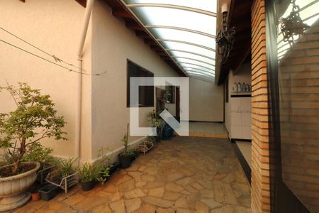 Casa à venda com 195m², 3 quartos e 3 vagasQuintal