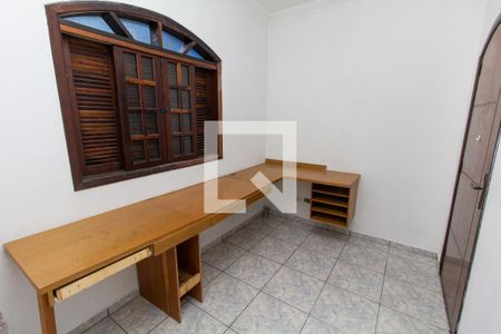 Casa à venda com 248m², 4 quartos e 2 vagasQuarto 2