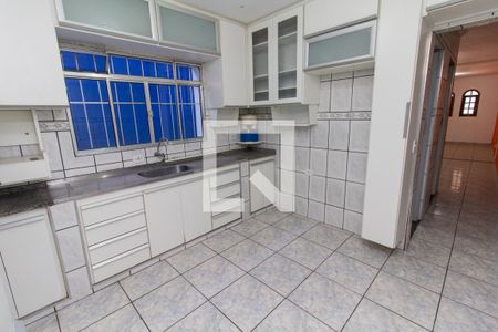Casa à venda com 248m², 4 quartos e 2 vagasCozinha