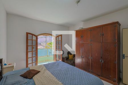 Suíte de casa à venda com 3 quartos, 300m² em Fernão Dias, Belo Horizonte