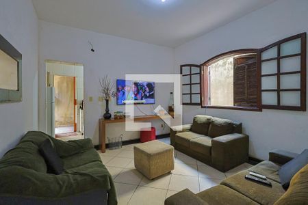 Casa à venda com 300m², 3 quartos e 3 vagasSala de TV